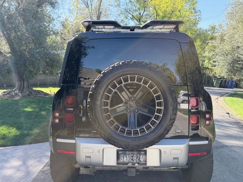 Used 2021 Land Rover Defender 110 SE image 6