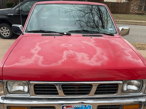 Used 1994 Nissan Pickup XE image 9