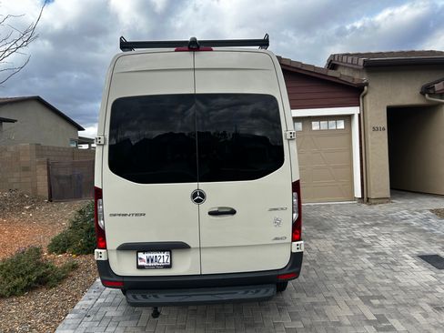 Used 2024 Mercedes-Benz Sprinter 2500 image 12