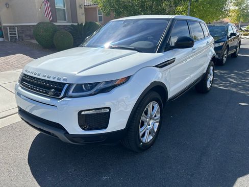 Used 2018 Land Rover Range Rover Evoque SE Premium image 9