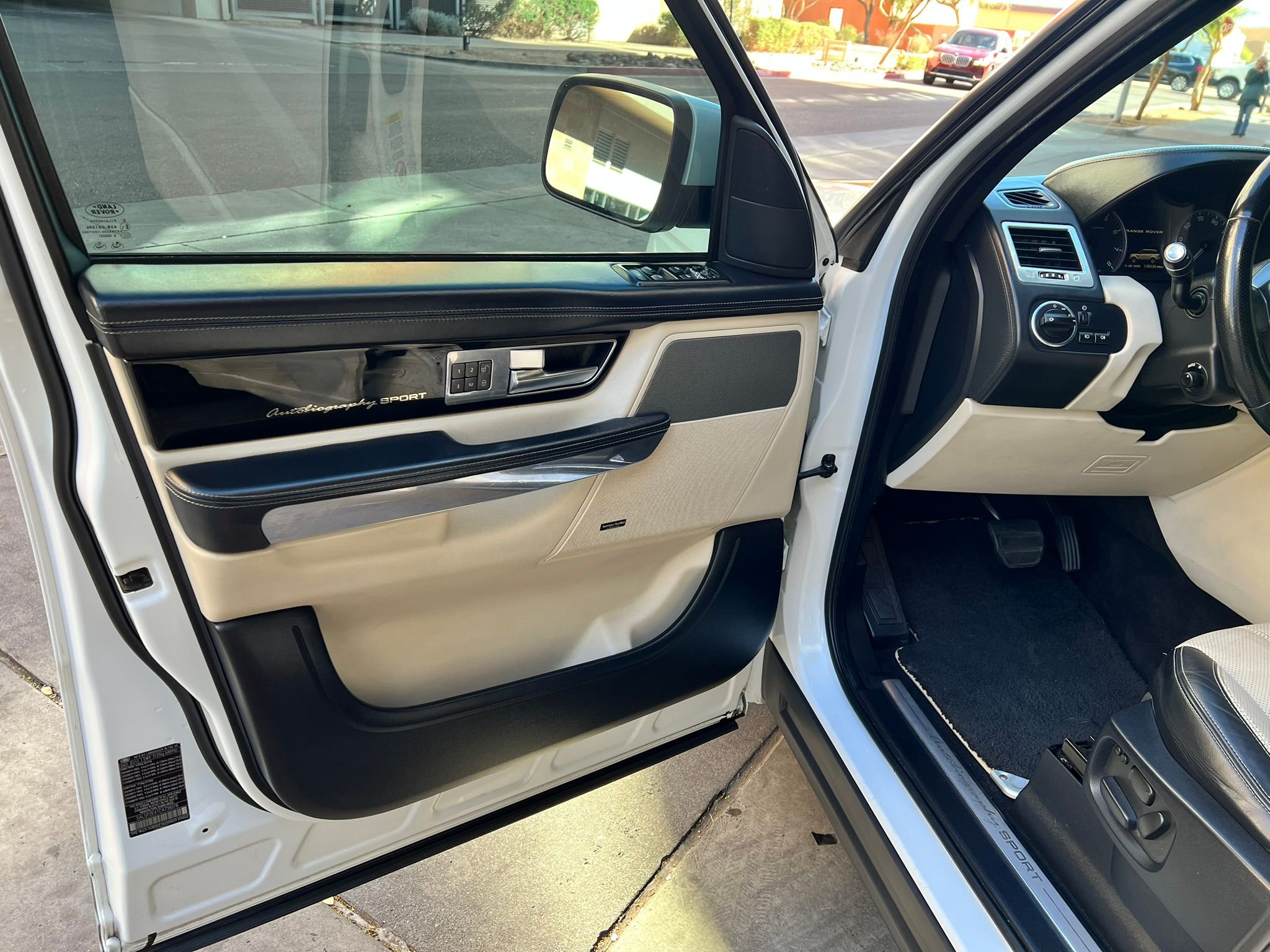 Used 2012 Land Rover Range Rover Sport Autobiography AWD/4WD image 24
