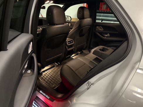 Used 2025 Mercedes-Benz GLE 450e 4MATIC image 9