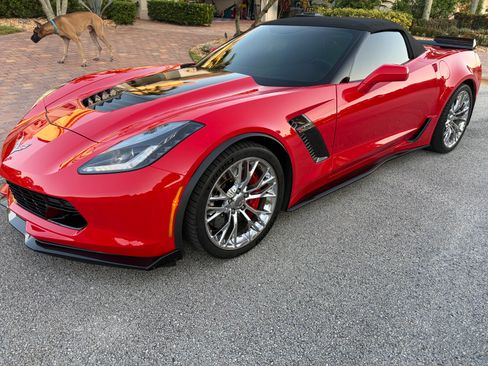 Used 2015 Chevrolet Corvette Z06 w/ 3LZ Preferred Equipment Group RWD image 2