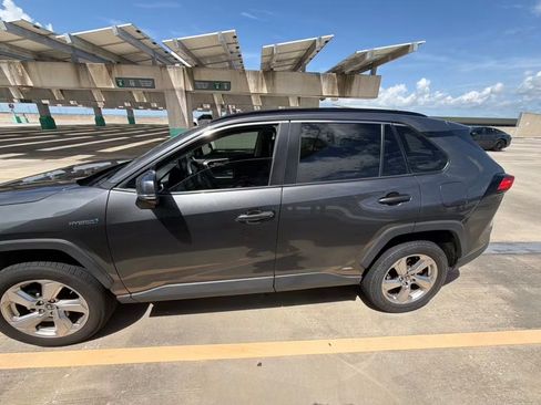 Used 2021 Toyota RAV4 XLE Premium AWD/4WD image 2