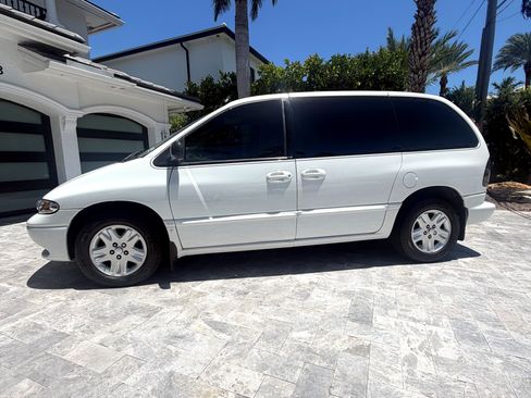Used 1996 Dodge Caravan ES FWD image 14