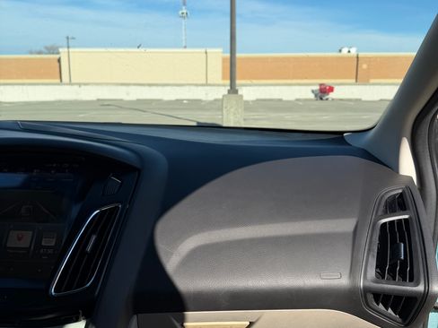 Used 2012 Ford Focus SE image 11