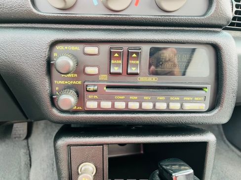 Used 1993 Chevrolet Camaro Z28 image 19