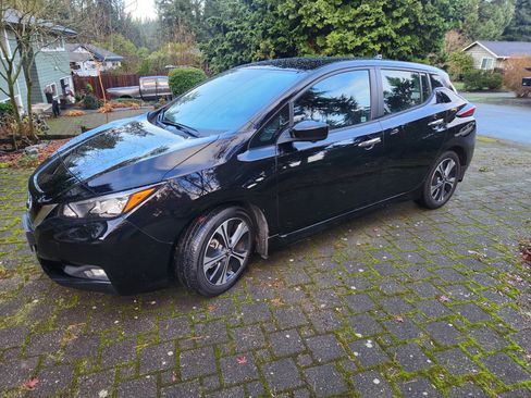 Used 2022 Nissan Leaf SV w/ SV Technology Package image 2