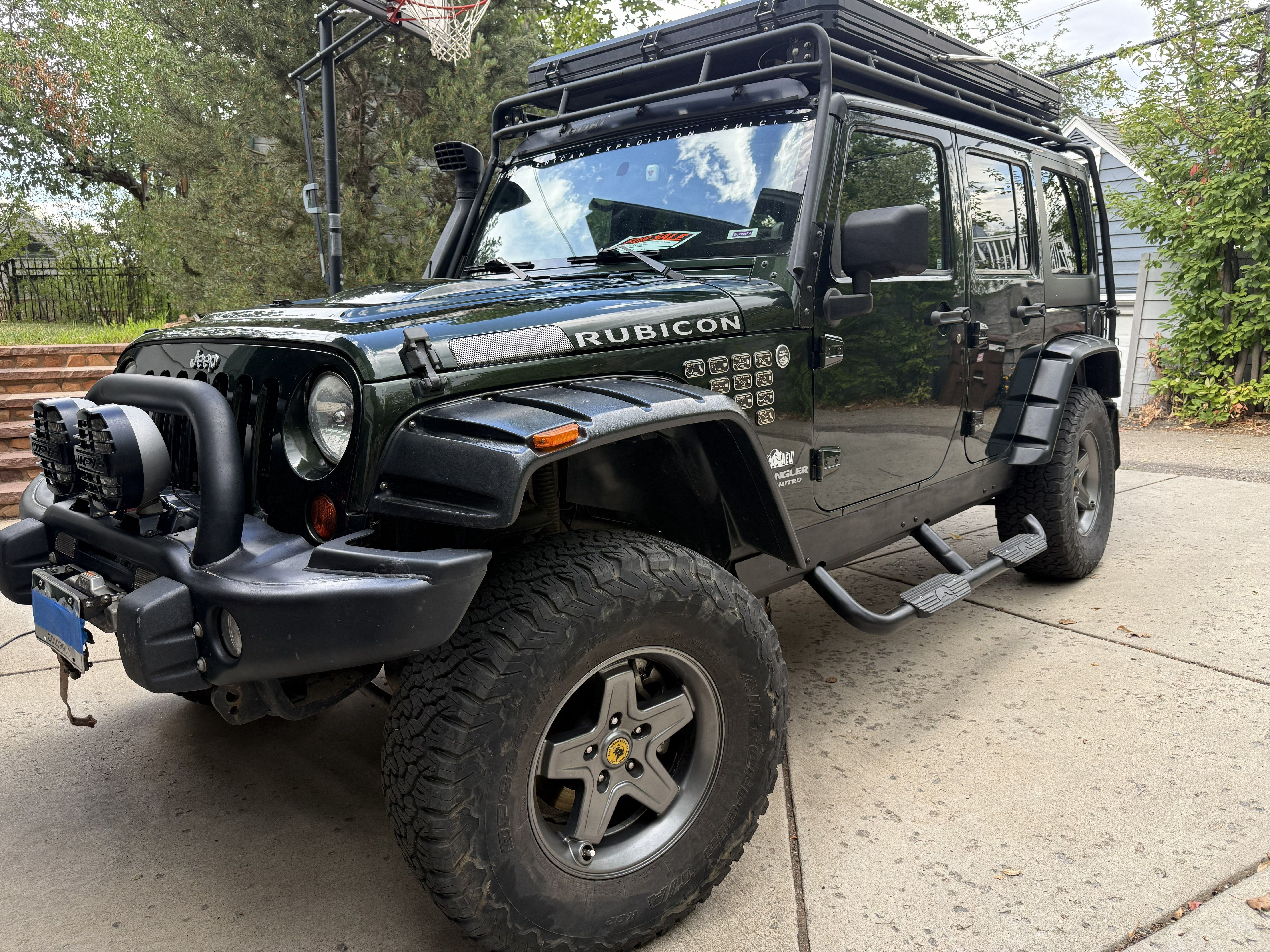 Used 2010 Jeep Wrangler Unlimited Rubicon w/ Dual Top Group AWD/4WD image 1