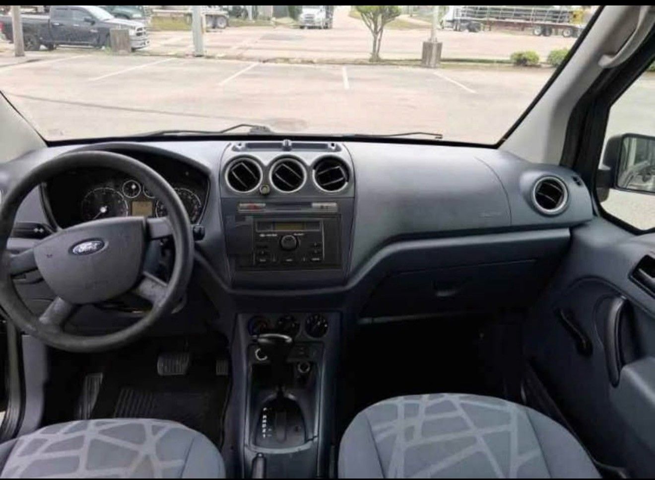 Used 2013 Ford Transit Connect XL FWD image 4