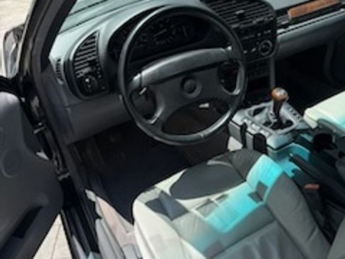 Used 1995 BMW 325i Convertible RWD image 11