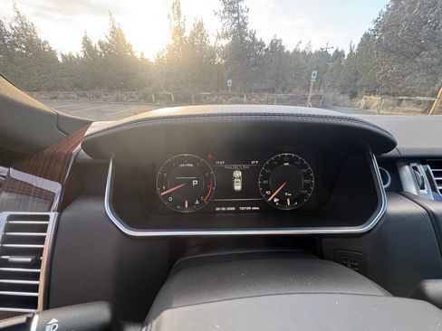 Used 2016 Land Rover Range Rover Supercharged AWD/4WD image 4