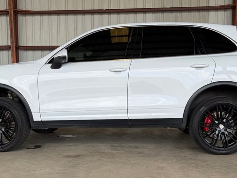 Used 2017 Porsche Cayenne AWD/4WD image 8
