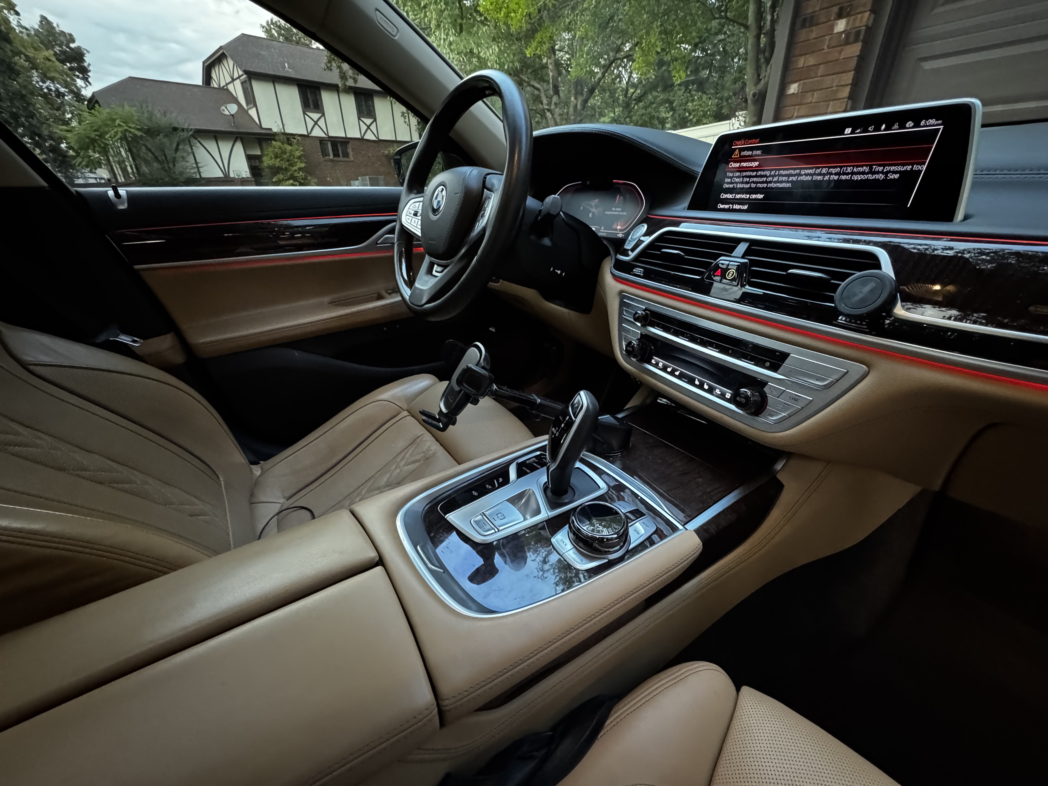 Used 2022 BMW 750i xDrive w/ Executive Package AWD/4WD image 16