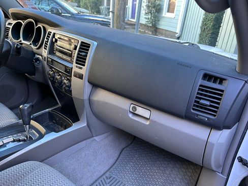 Used 2006 Toyota 4Runner Sport image 18