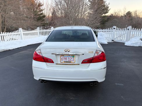 Used 2008 INFINITI M35 w/ Technology Pkg RWD image 2