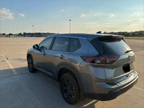 Used 2026 Nissan Rogue SV w/ Cold Weather Package FWD image 10