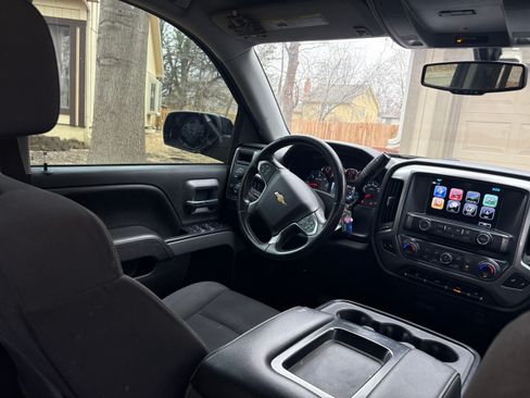 Used 2017 Chevrolet Silverado 1500 LT w/ Midnight Edition image 9