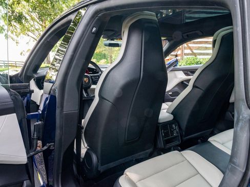 Used 2021 Porsche Taycan image 26