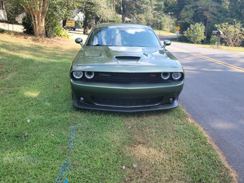 Used 2019 Dodge Challenger R/T Scat Pack image 2