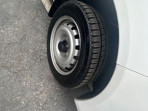 Used 2020 Nissan NV200 S w/ Sliding Glass Door Package image 5