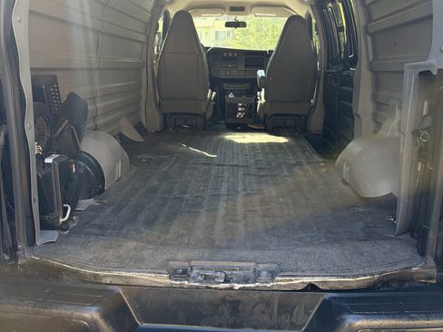 Used 2019 Chevrolet Express 2500 w/ Driver Convenience Package RWD image 10