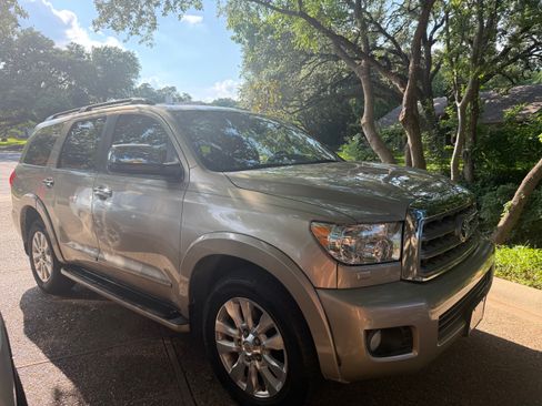 Used 2008 Toyota Sequoia Platinum AWD/4WD image 1