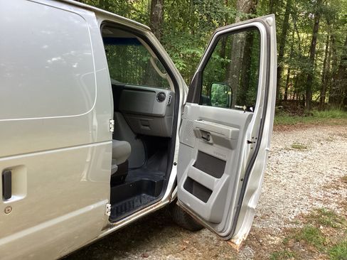 Used 2012 Ford E-250 and Econoline 250 w/ PWR Group image 2