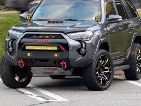 Used 2015 Toyota 4Runner Limited image 12