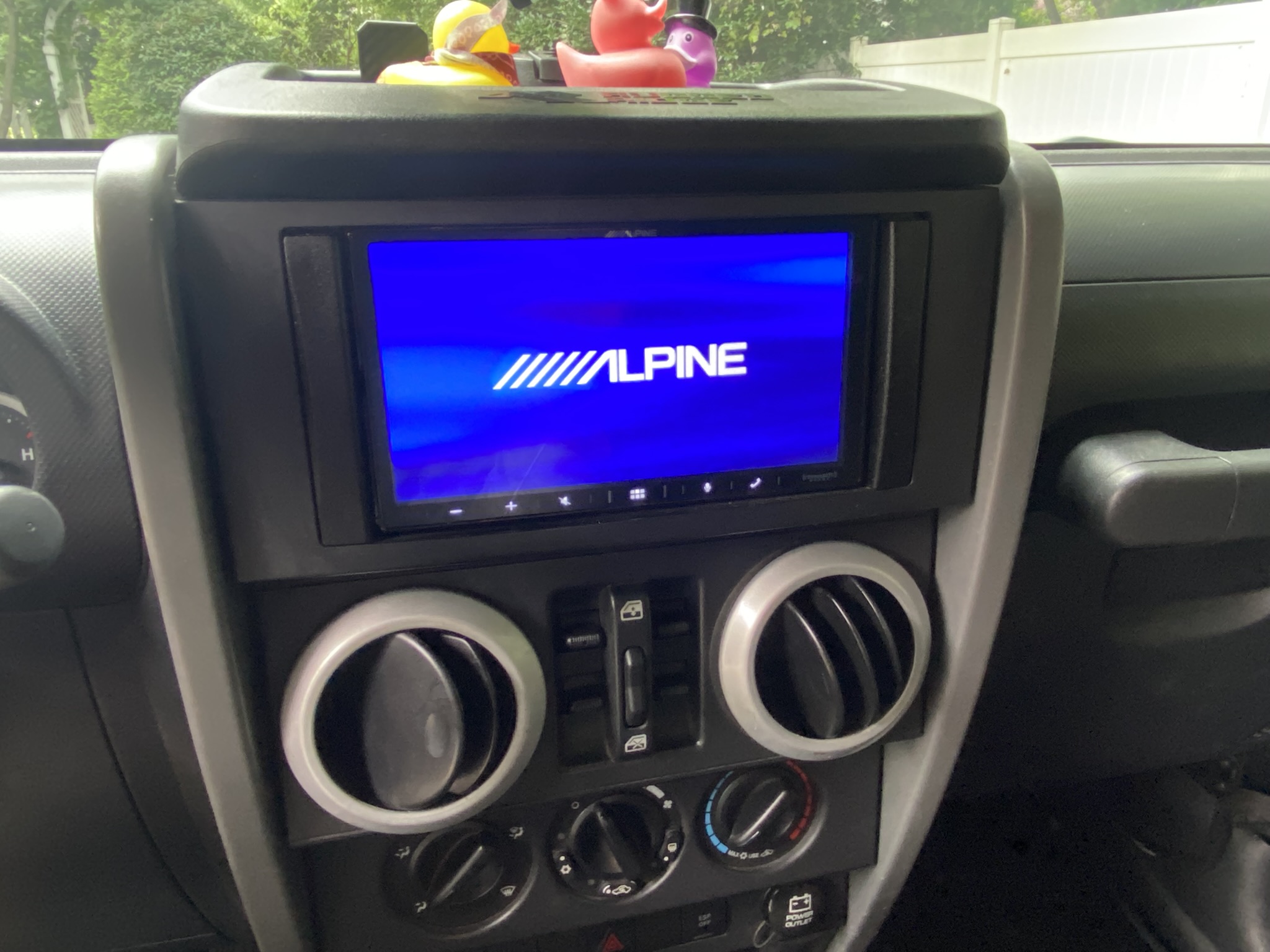 Used 2009 Jeep Wrangler Unlimited Sahara AWD/4WD image 10