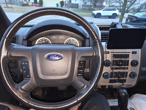 Used 2012 Ford Escape XLT image 5