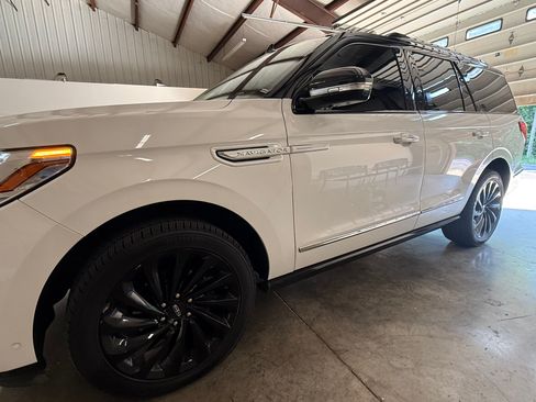 Used 2020 Lincoln Navigator Reserve w/ Equipment Group 208A Reserve AWD/4WD image 9