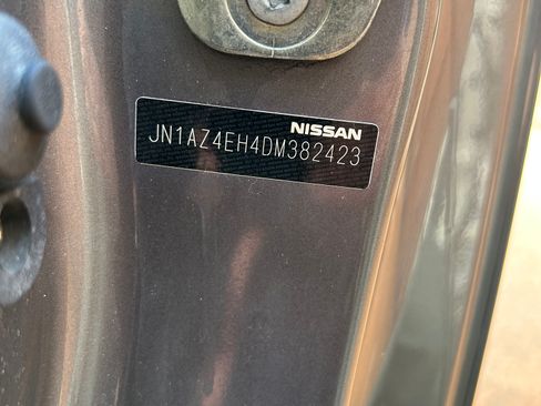 Used 2013 Nissan 370Z Touring w/ Sport Pkg image 12