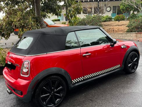Used 2014 MINI Cooper S image 6