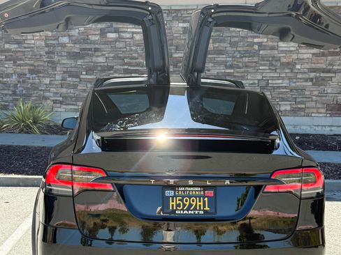 Used 2023 Tesla Model X AWD/4WD image 5