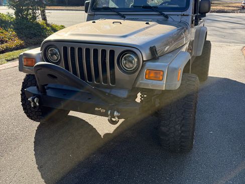 Used 2004 Jeep Wrangler 4WD image 4