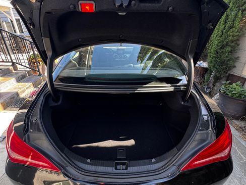 Used 2014 Mercedes-Benz CLA 250 image 2