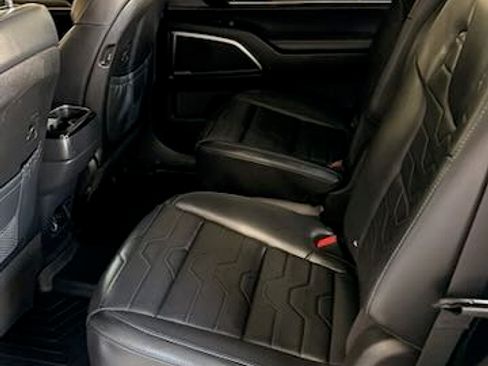 Used 2020 Kia Telluride SX w/ SX Prestige Package image 11