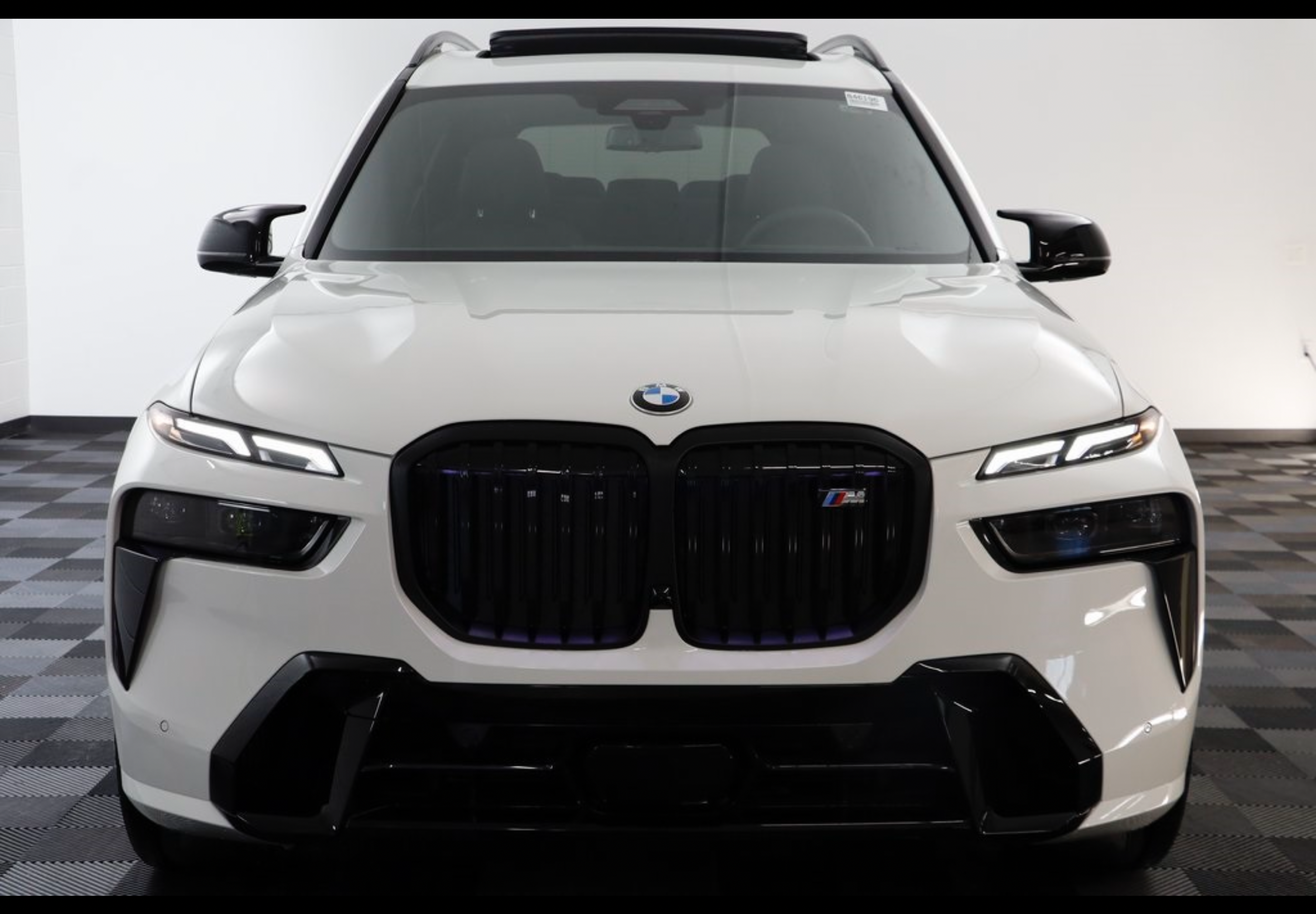 Used 2025 BMW X7 M60i AWD/4WD image 1