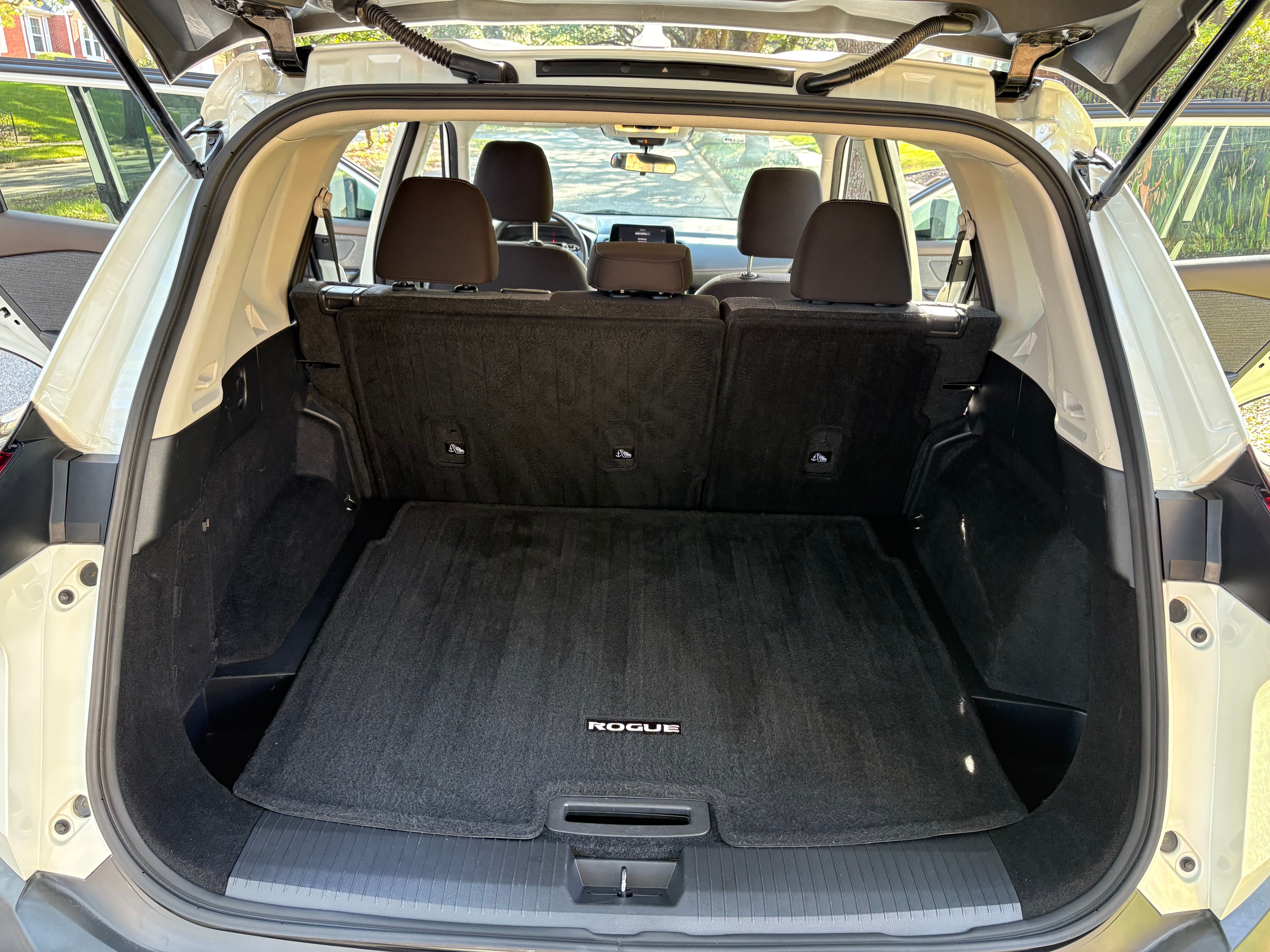 Used 2022 Nissan Rogue SV FWD image 19