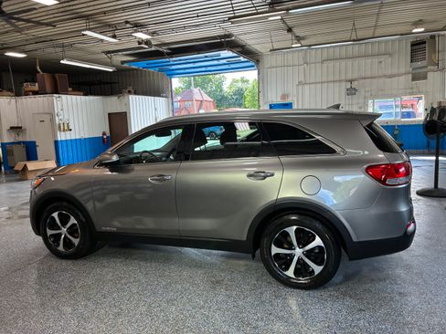 Used 2017 Kia Sorento EX w/ EX V6 Premium Package AWD/4WD image 1