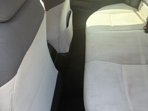 Used 2020 Toyota Corolla LE FWD image 4