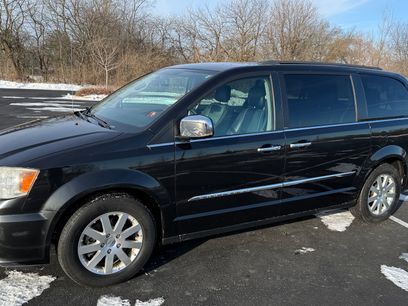 Used 2012 Chrysler Town & Country Touring-L w/ Driver Convenience Group