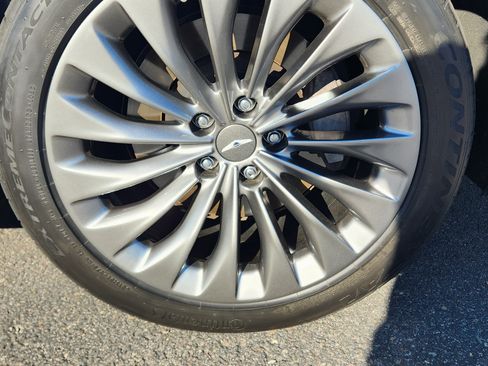 Used 2018 Genesis G90 5.0 Ultimate image 4