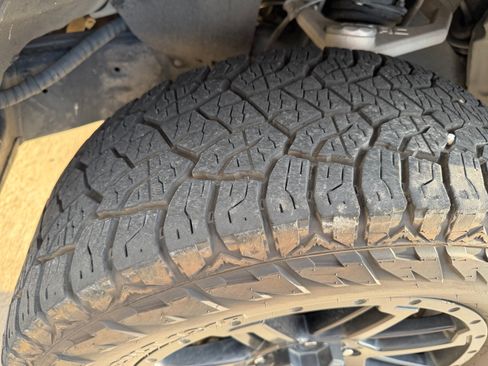 Used 2017 Toyota Tundra SR5 w/ SR5 Upgrade Package image 9