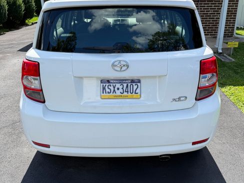 Used 2010 Scion xD FWD image 2