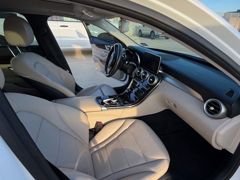 Used 2017 Mercedes-Benz C 300 4MATIC Sedan image 9