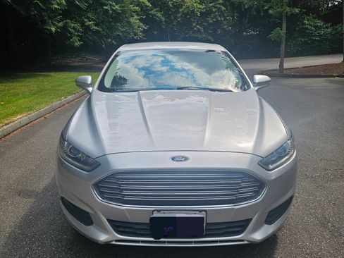 Used 2014 Ford Fusion SE image 4
