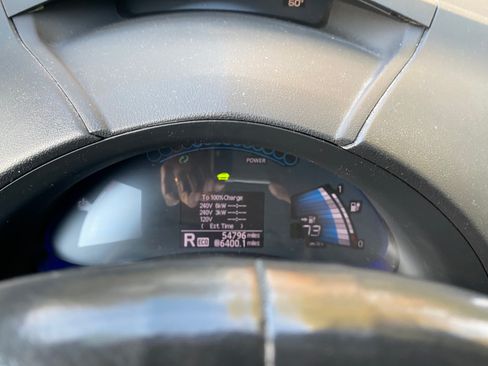 Used 2015 Nissan Leaf S w/ Charge Package image 9