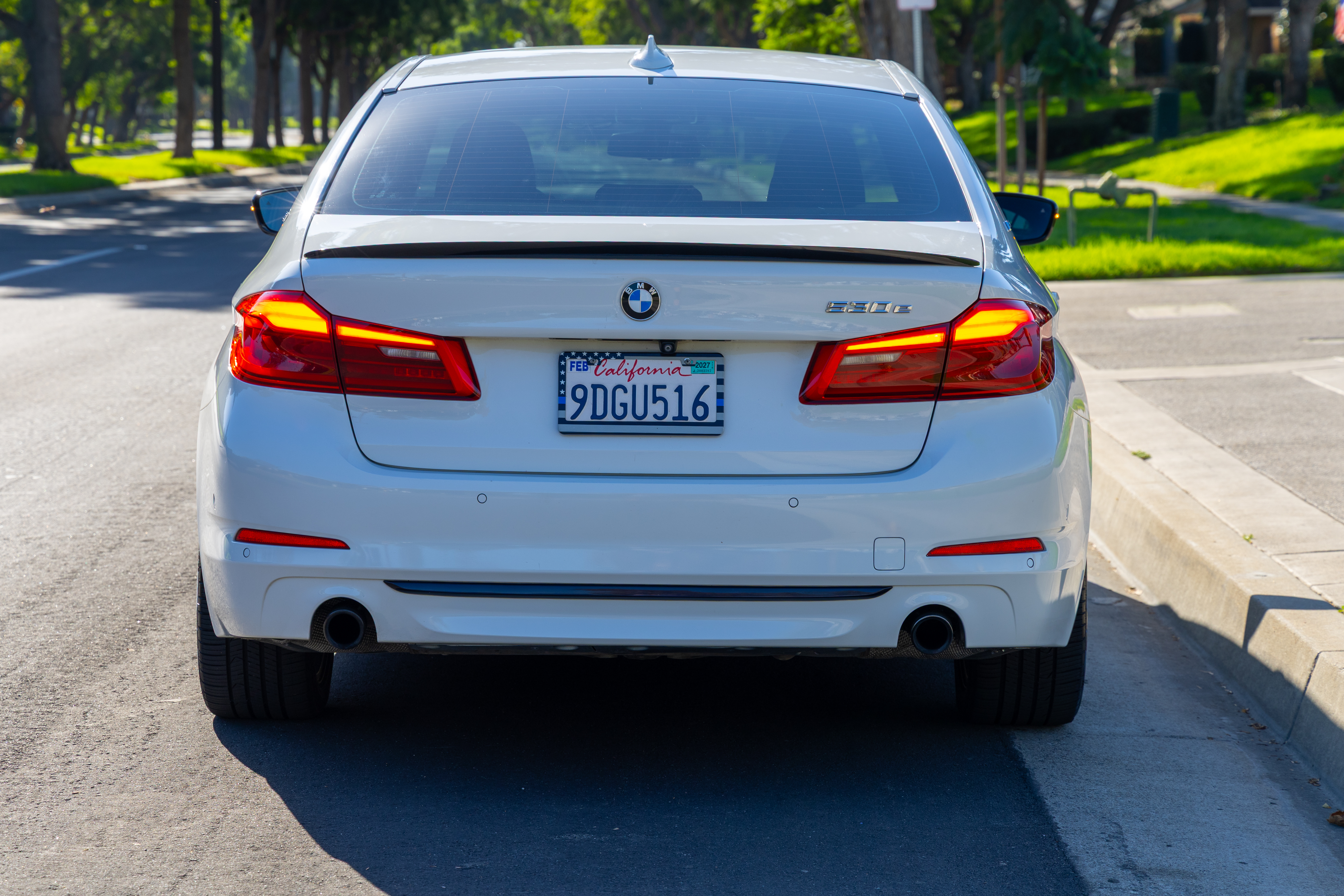 Used 2019 BMW 530e w/ Premium Package RWD image 9